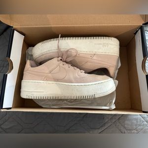 NIKE Women’s Air Force 1 Particle Beige Blush Size 6